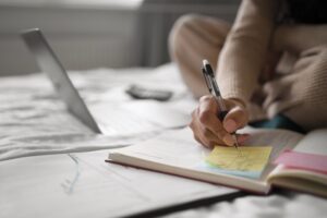 Como montar um gronograma de estudos para o Enem; cartilha da redação do enem; Citações de Zygmunt Bauman; locais de prova do enem; inscrições no prouni 2025